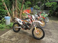 300cc 2 stroke!!