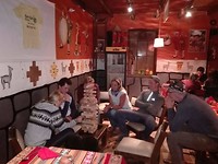 Eerste avond tijdens jenga in restaurant