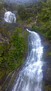 waterval onder het spoor door