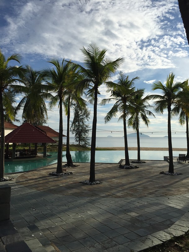 Paradise lang tengah