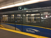 De skytrain nemen we om in de stad te komen.