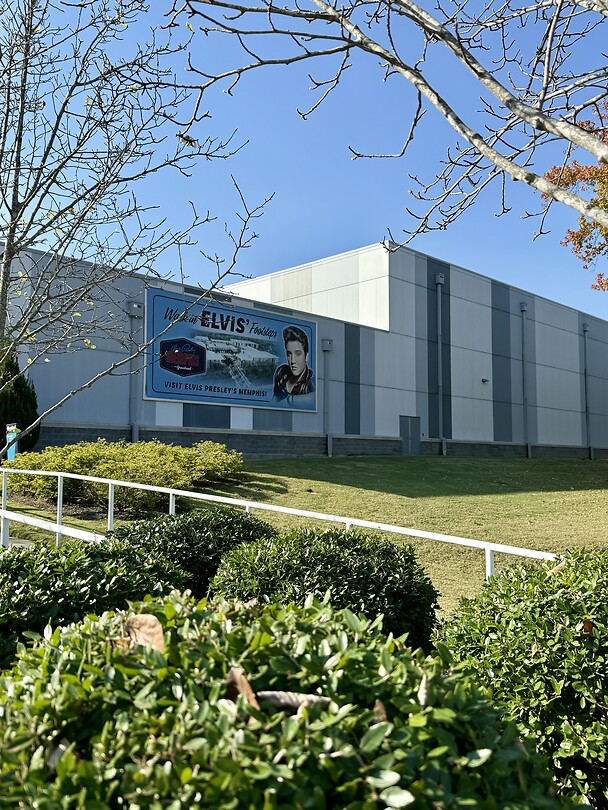 Entree Graceland