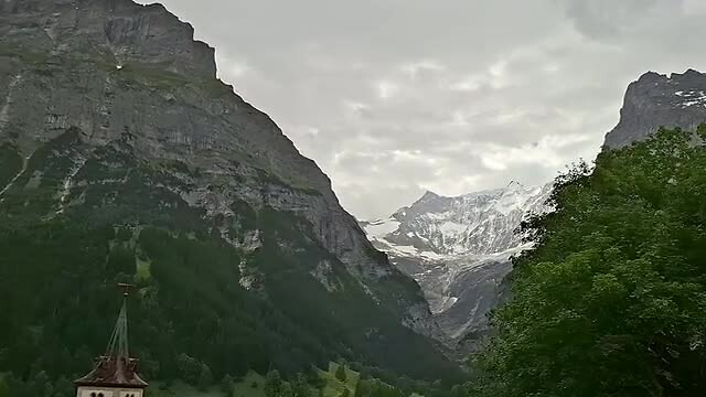 Grindelwald, ons uitzicht, met de kerkklokken