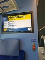 Bord in trein met stopknop