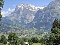 Uitzicht op Grindelwald vanaf Holenstein