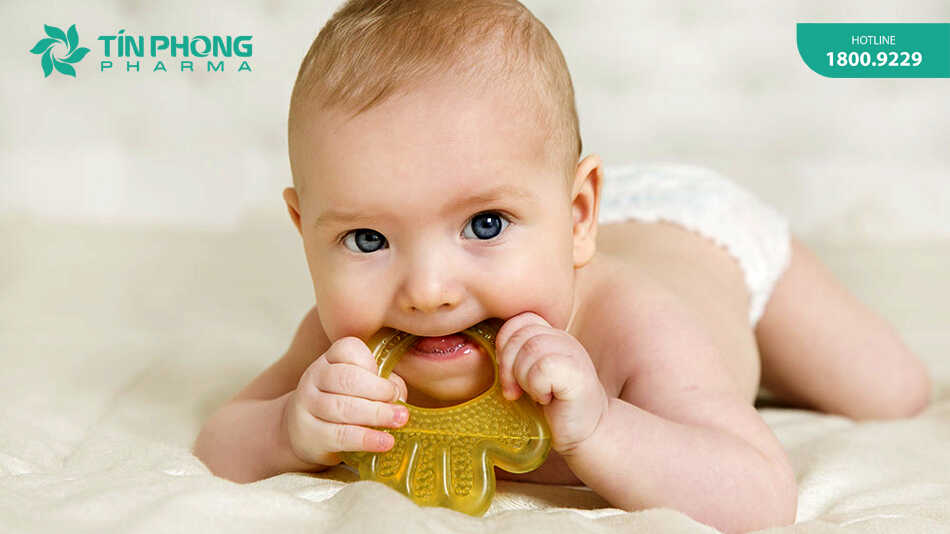 Dính thắng môi trên ở trẻ sơ sinh là gì?