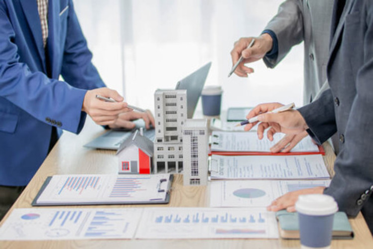 Business translation opens doors but meaningful conversations win construction projects