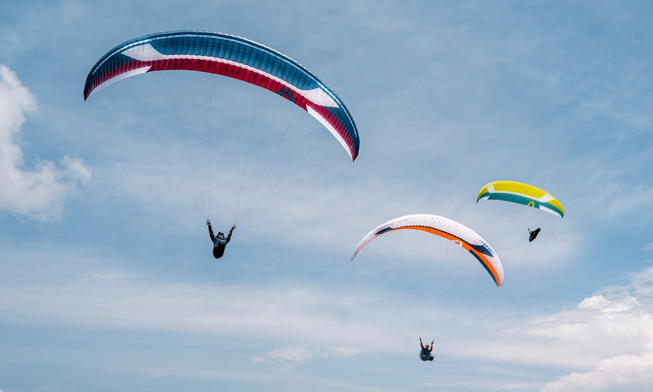 Paraglidingservice com