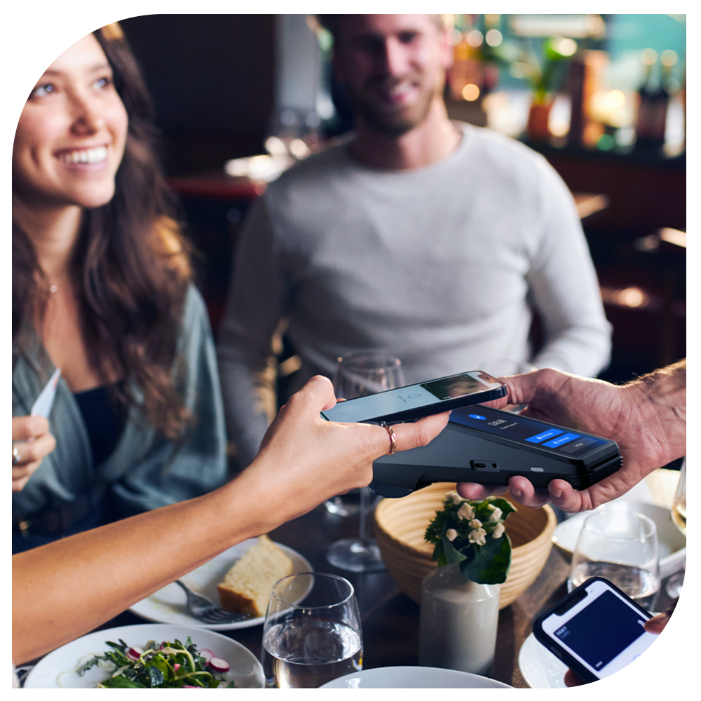 restaurant chain pos enterprise restaurant pos server presenting SkyTab mobile to customers for payment