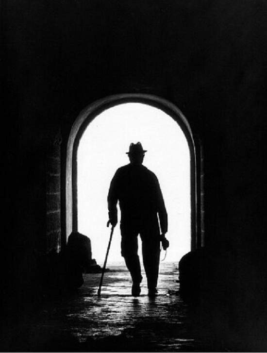 The Real Hauntings in Disneyland’s Haunted Mansion