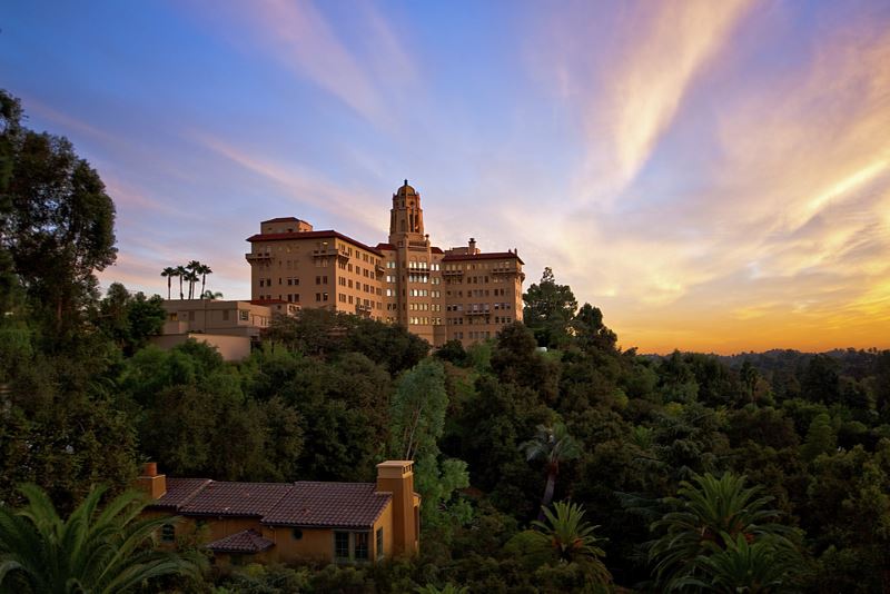 10 Southern California Hotels As Beautiful As They Are Haunted