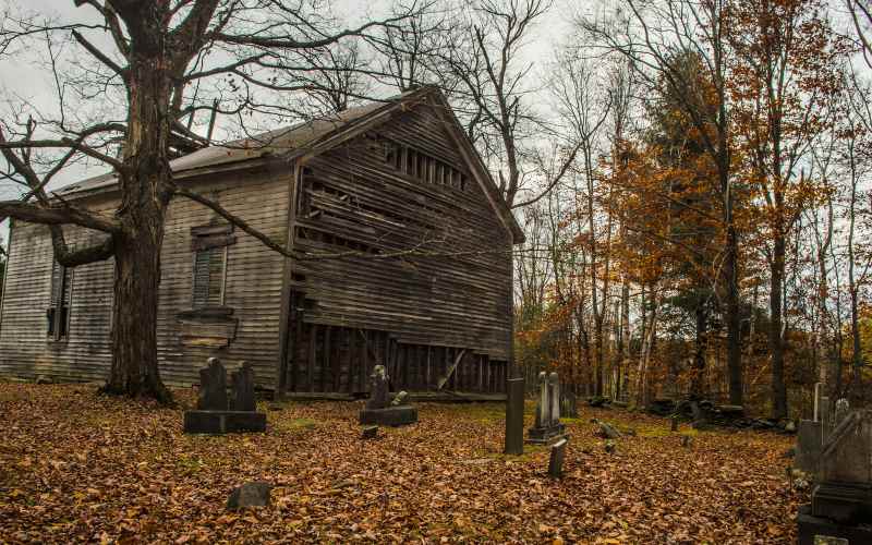 10 Haunted Places in Florida Perfect for A Paranormal First Date