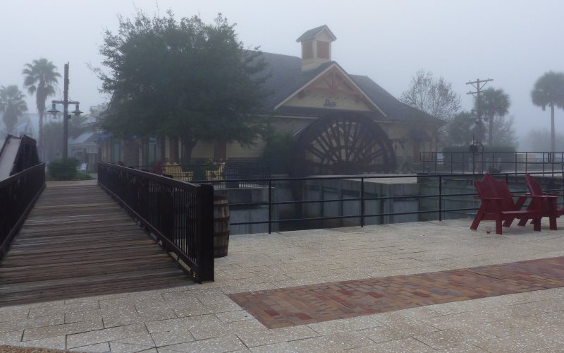 7 Small Towns in Florida With Outdoor Activities & Paranormal Events