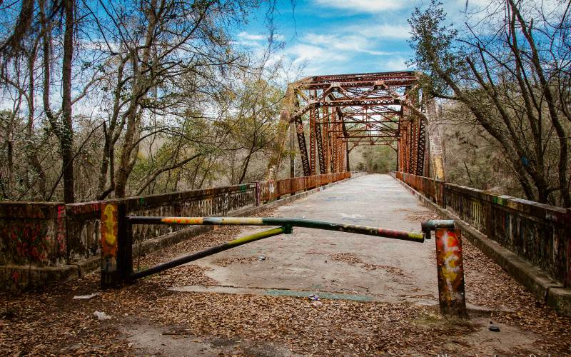 Want to Be Afraid? Explore These 9 Haunted Florida Bridges