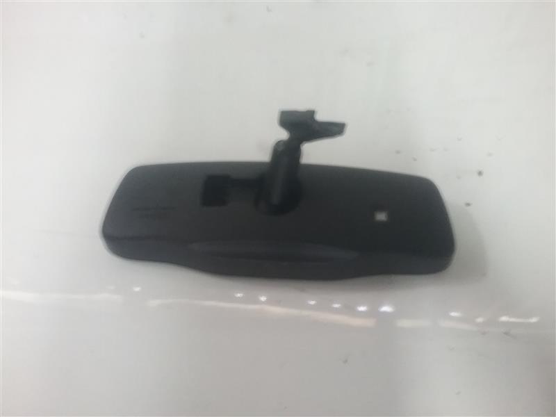 Used 2010 General Motors TERRAIN automatic dimming mirror (opt DD8) - Stock #010553