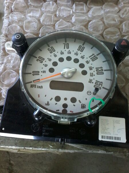Used 2006 MINI Cooper MINI COOPER on steering column (dual instrument speedometer and tachometer) - Stock #A00354