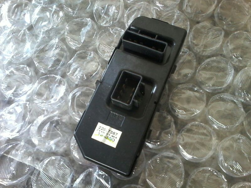 Used 2008 General Motors AURA window - Stock #A00637