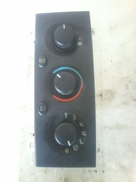 Used 2004 Jeep GRAND CHEROKEE manual temperature control - Stock #A01607