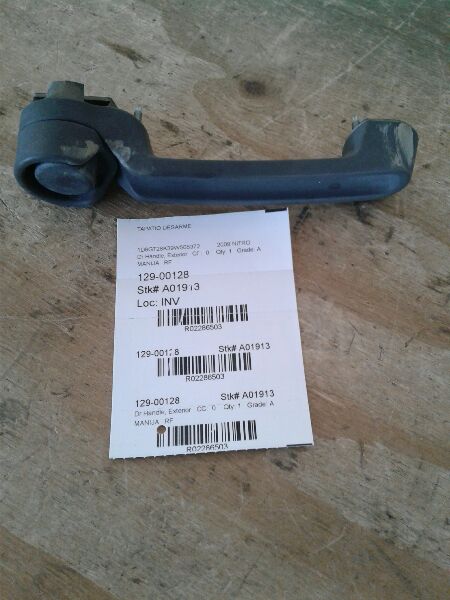 2009 Chrysler NITRO Dr Handle, Exterior