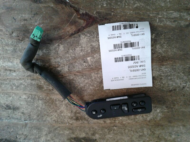 Used 2004 General Motors ESCALADE w/o adjustable pedals - Stock #A03205