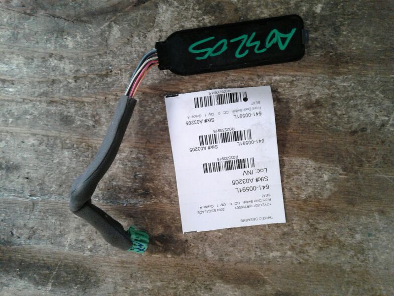 Used 2004 General Motors ESCALADE w/o adjustable pedals - Stock #A03205