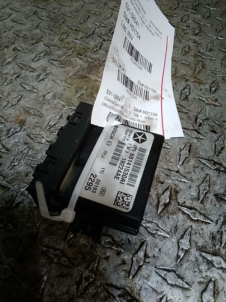 Used 2016 Chrysler DODGE 1500 PICKUP front and rear - Stock #H01154