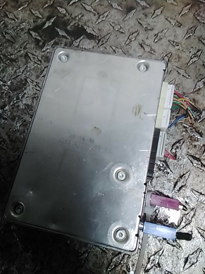 Used 2008 General Motors YUKON (center dash, behind radio) - Stock #H01457