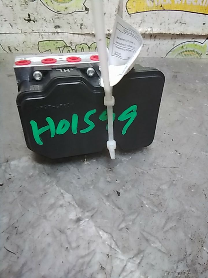 Used 2018 Toyota CAMRY (A25AFXS engine, hybrid) - Stock #H01599