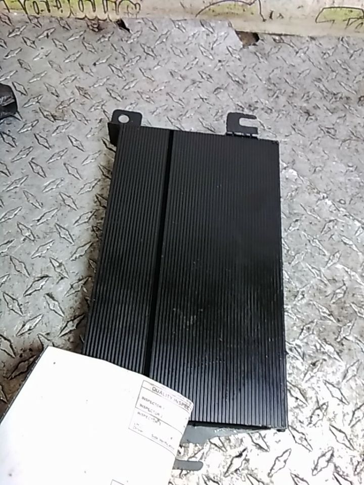 Used 1999 Jeep GRAND CHEROKEE amplifier - Stock #H01673