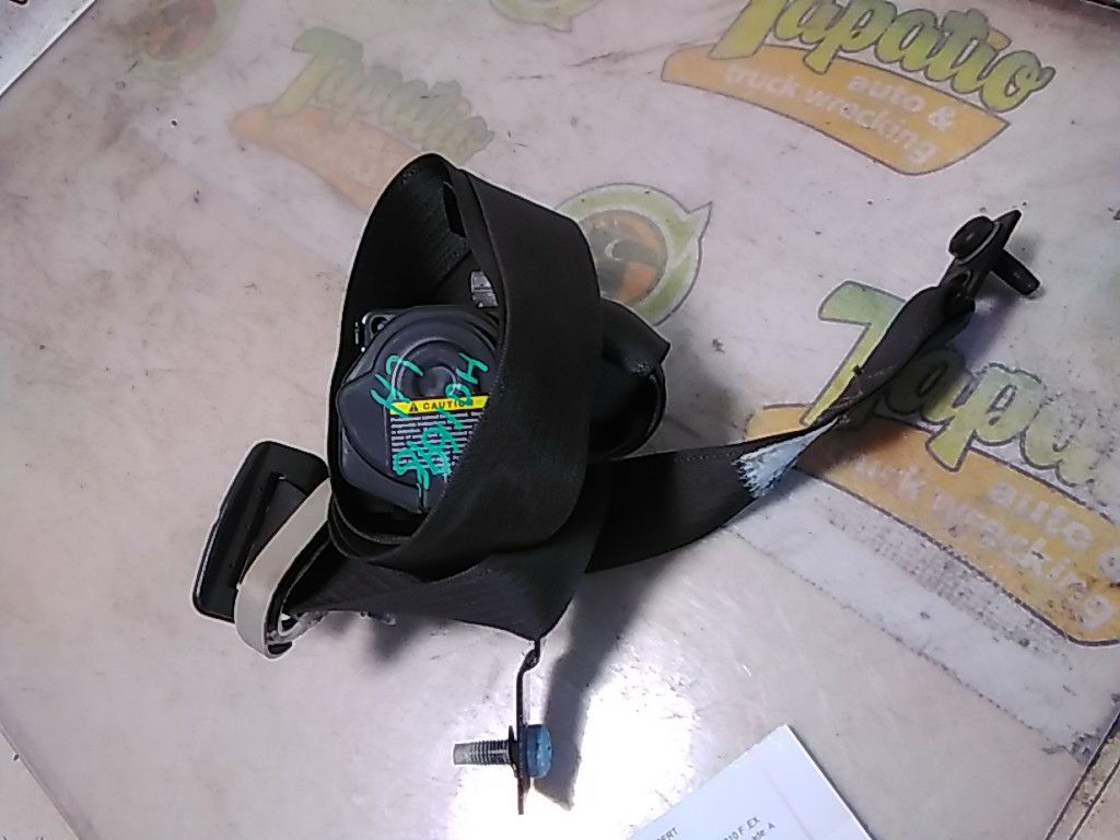 Used 2010 Ford FLEX retractor - Stock #H01698