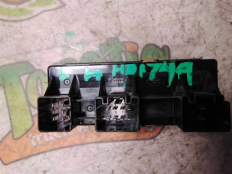 Used 2005 Rover LR3 lock and window (master control) - Stock #H01749