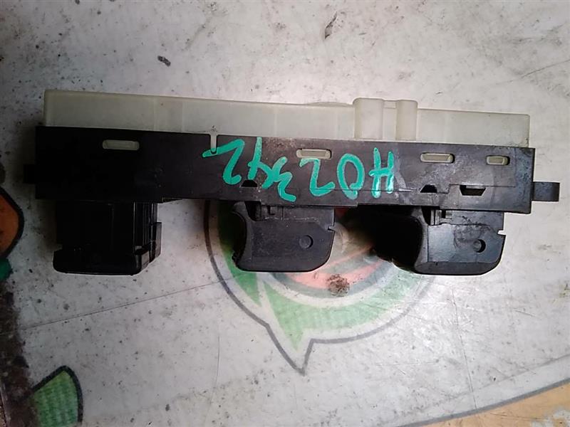 Used 2006 Nissan PATHFINDER Front Door Switch - Stock #H02342