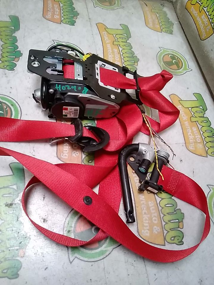Used 2018 Mercedes-Benz MERCEDES C-CLASS retractor - Stock #H02409