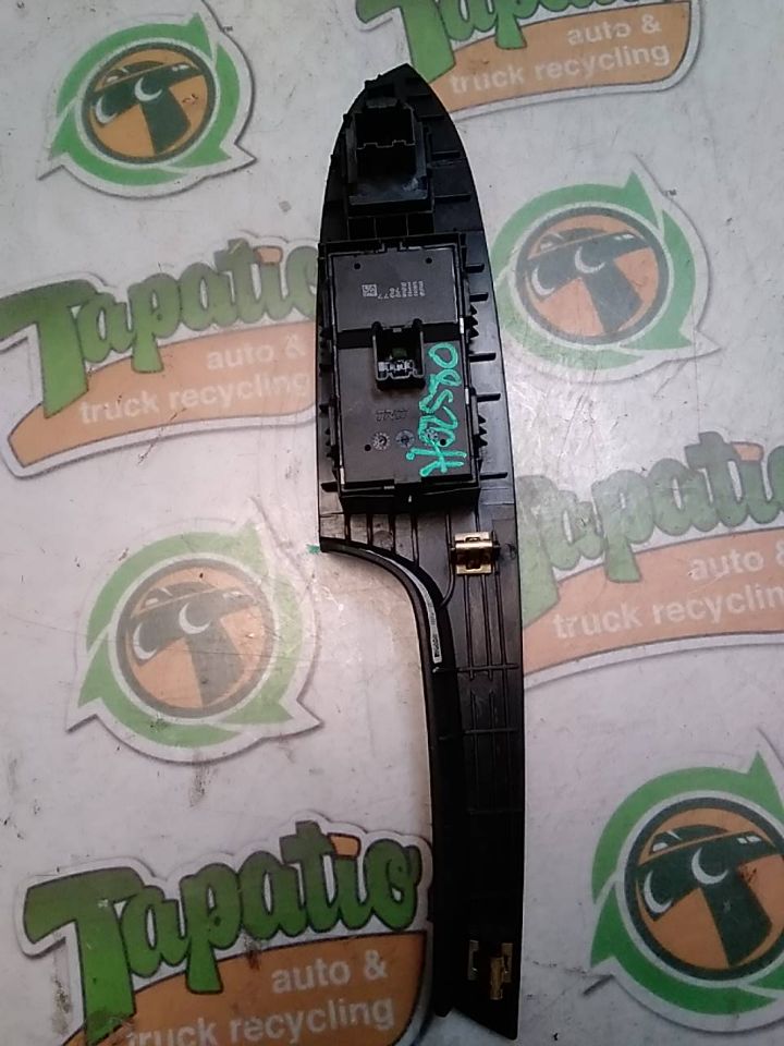 Used 2016 General Motors ATS Front Door Switch - Stock #H02580