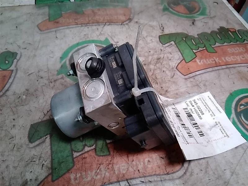 Used 2016 Jeep CHEROKEE adaptive cruise - Stock #H02589