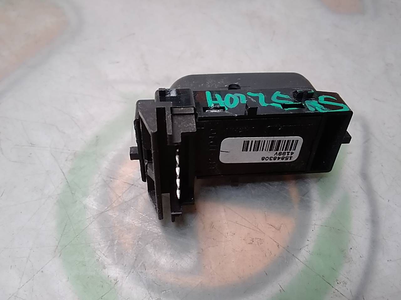Used 2015 General Motors ACADIA lock - Stock #H02755