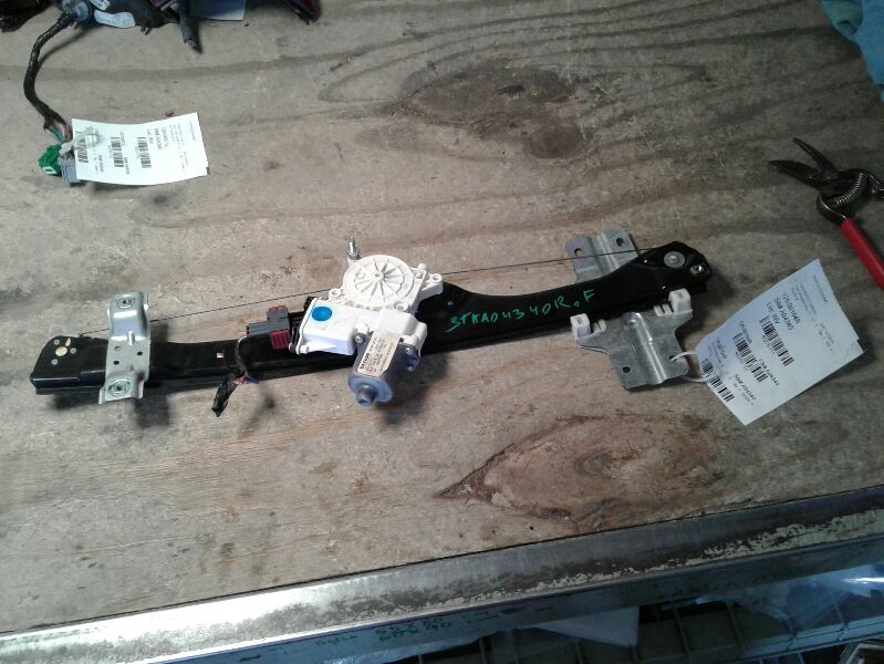 2007 General Motors ACADIA Door Window Reg, Fr