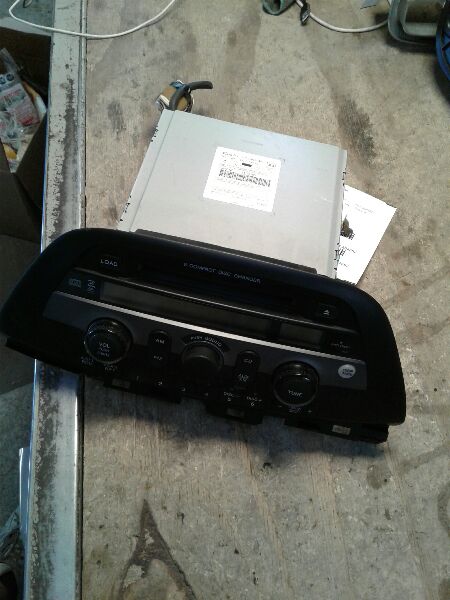 Used 2007 Honda ODYSSEY CD changer (6 disc, dash mounted, accessory) - Stock #A04852