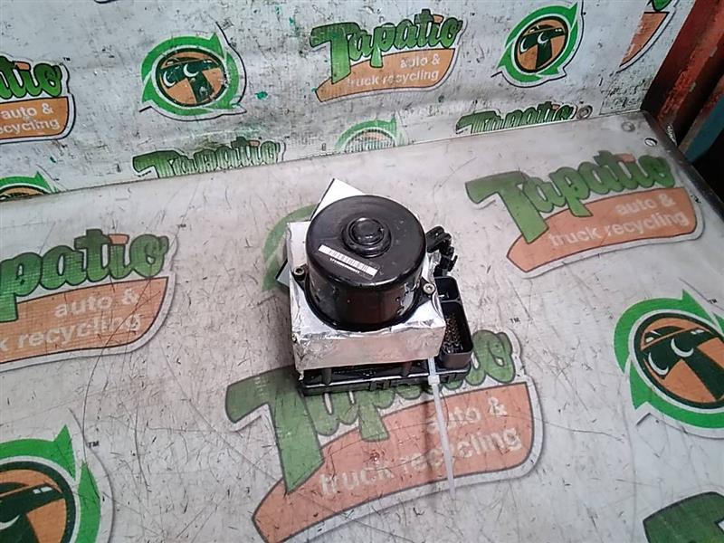 Used 2004 Jeep LIBERTY (includes pump and module) - Stock #H03745