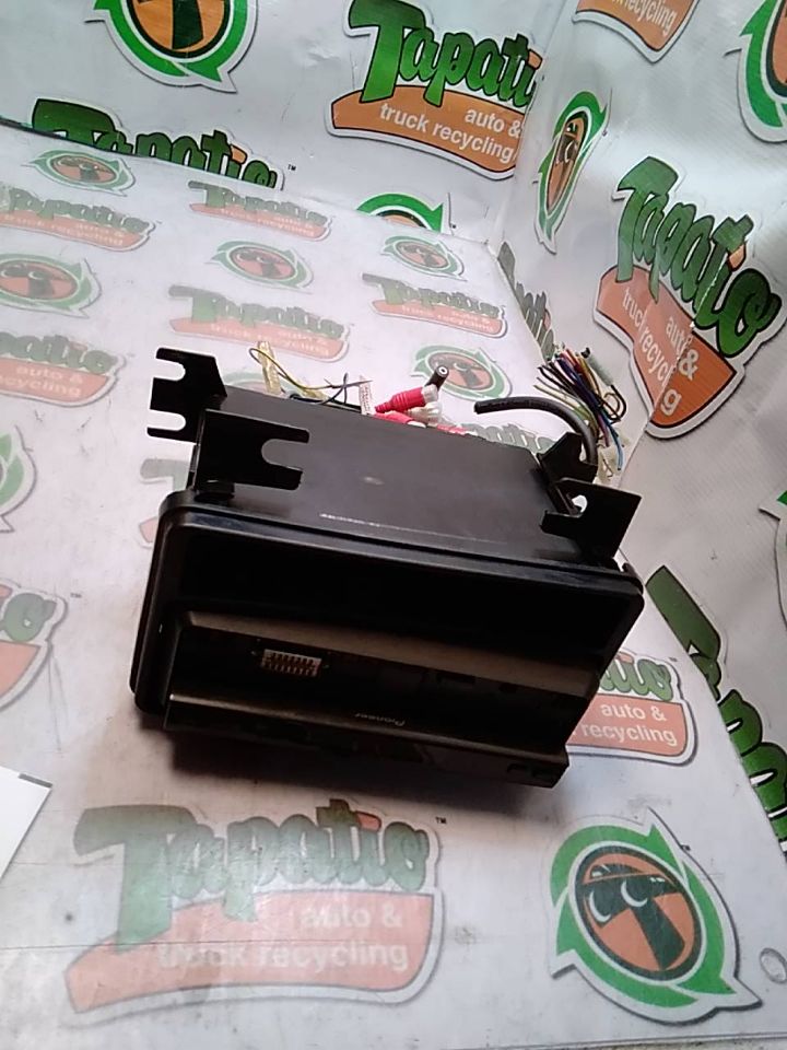 Used 2004 Toyota 4 RUNNER display screen - Stock #H04051