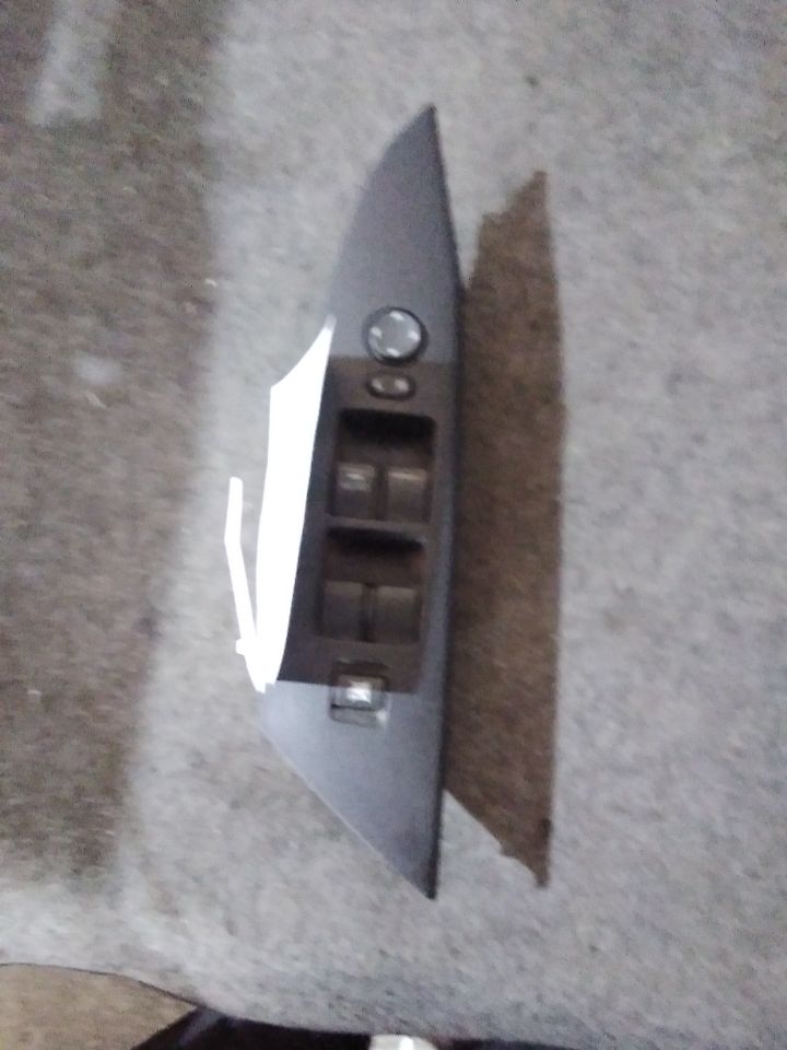 Used 2010 Mazda MAZDA 3 mirror and window - Stock #A05772