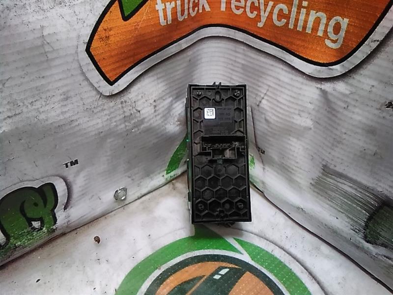 Used 2021 Volkswagen JETTA window - Stock #H05174