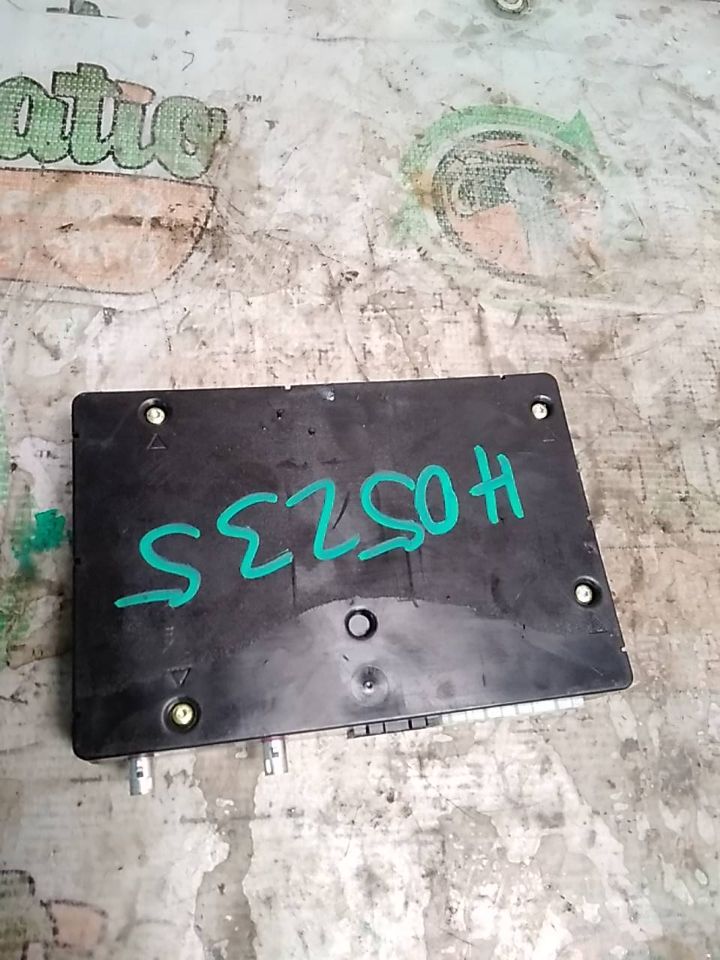 Used 2018 General Motors SUBURBAN 1500 (center dash, behind radio) - Stock #H05235