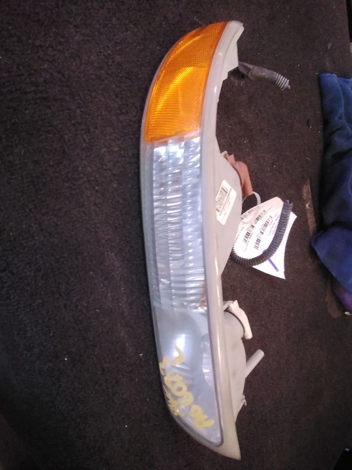 2005 General Motors TAHOE Front Lamp