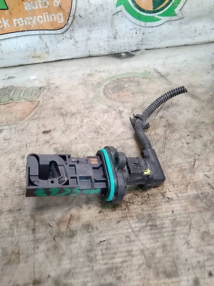 2011 General Motors CRUZE Air Flow Meter