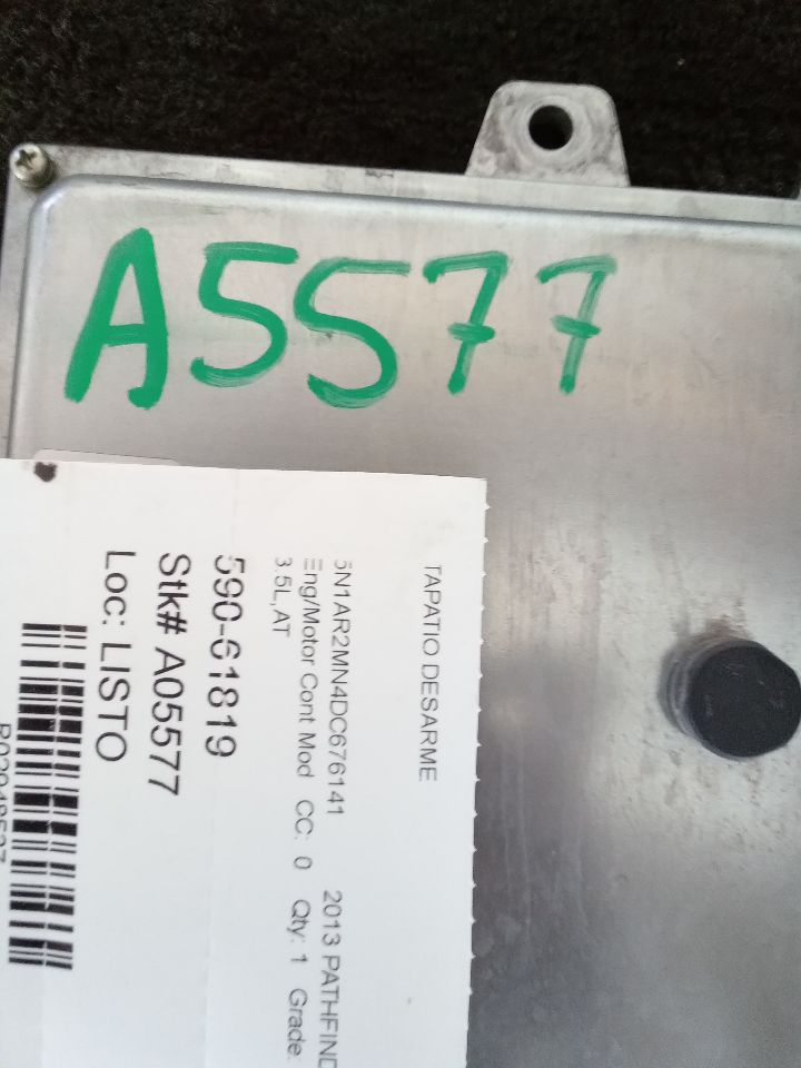 Used 2013 Nissan PATHFINDER 4x2 (FWD) - Stock #A05577