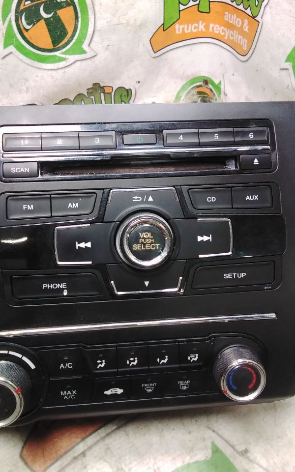 Used 2015 Honda CIVIC satellite radio unit (RH quarter, XM) - Stock #H05803