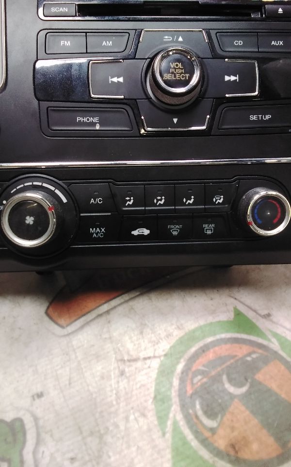 Used 2015 Honda CIVIC satellite radio unit (RH quarter, XM) - Stock #H05803