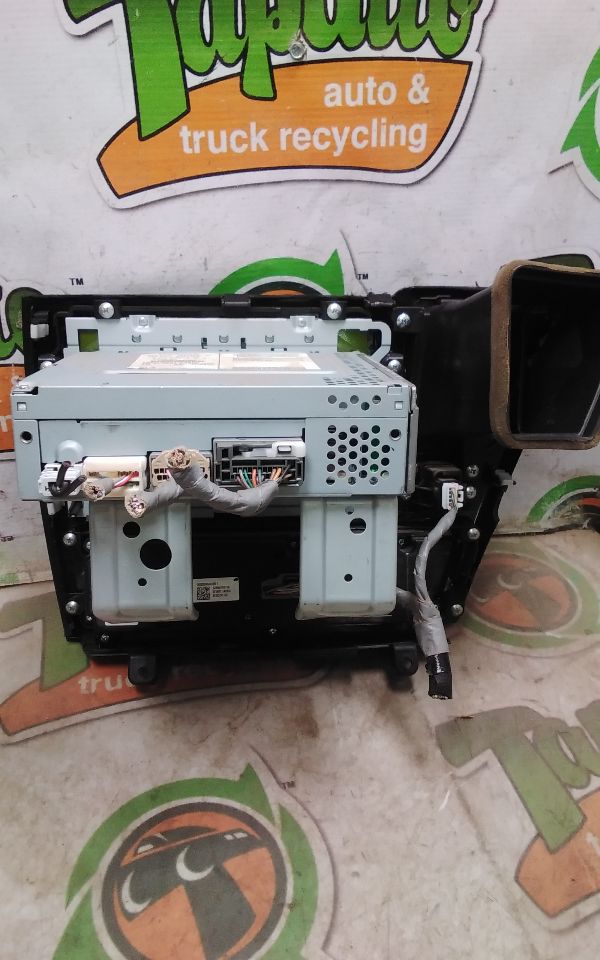 Used 2015 Honda CIVIC satellite radio unit (RH quarter, XM) - Stock #H05803