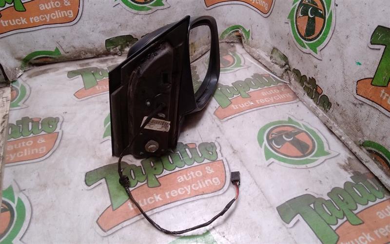 Used 2009 Chrysler CHRYSLER (RWD) power rear door window (black wiring connector) - Stock #H06251